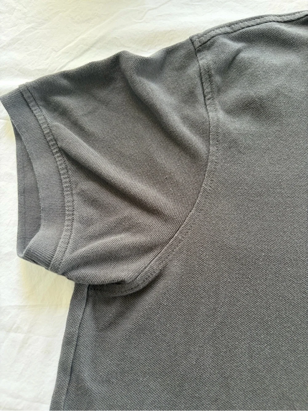 Levi's Men's Housemark Regular fit Charcoal Gray Polo with Red Logo Size XL